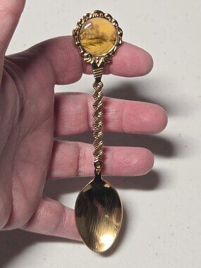Vintage Thomas Kinkade tea cup cottage gold tone spoon